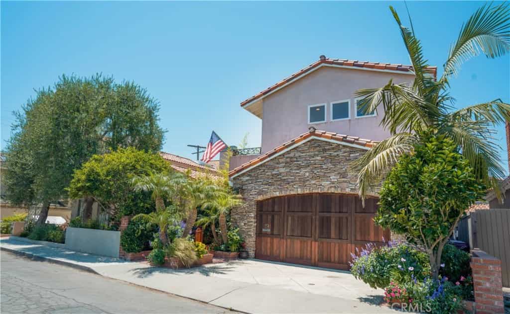 House in Long Beach, California 11012351