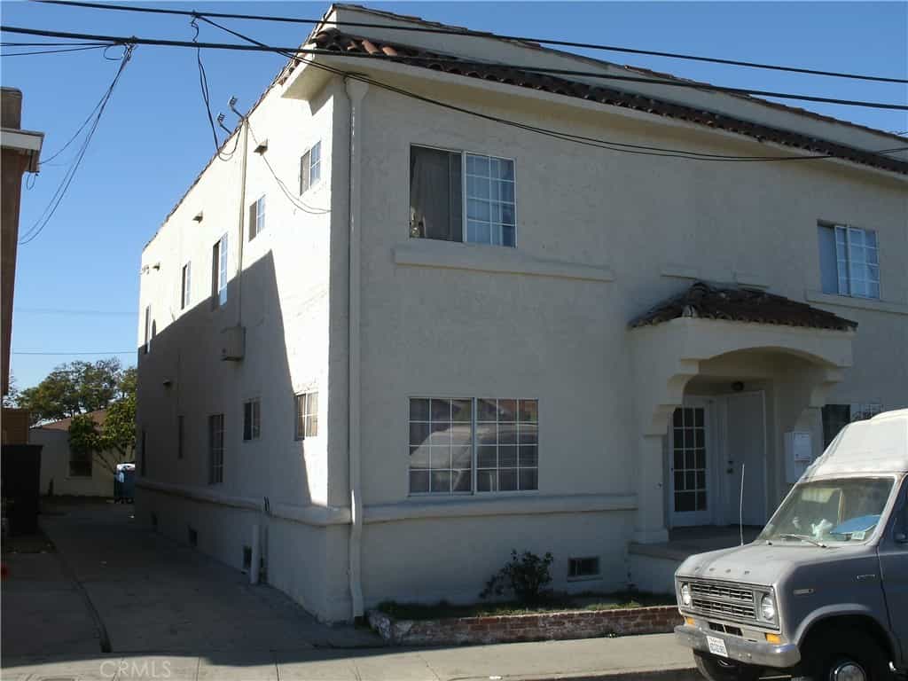 Condominium in Long Beach, California 11012386