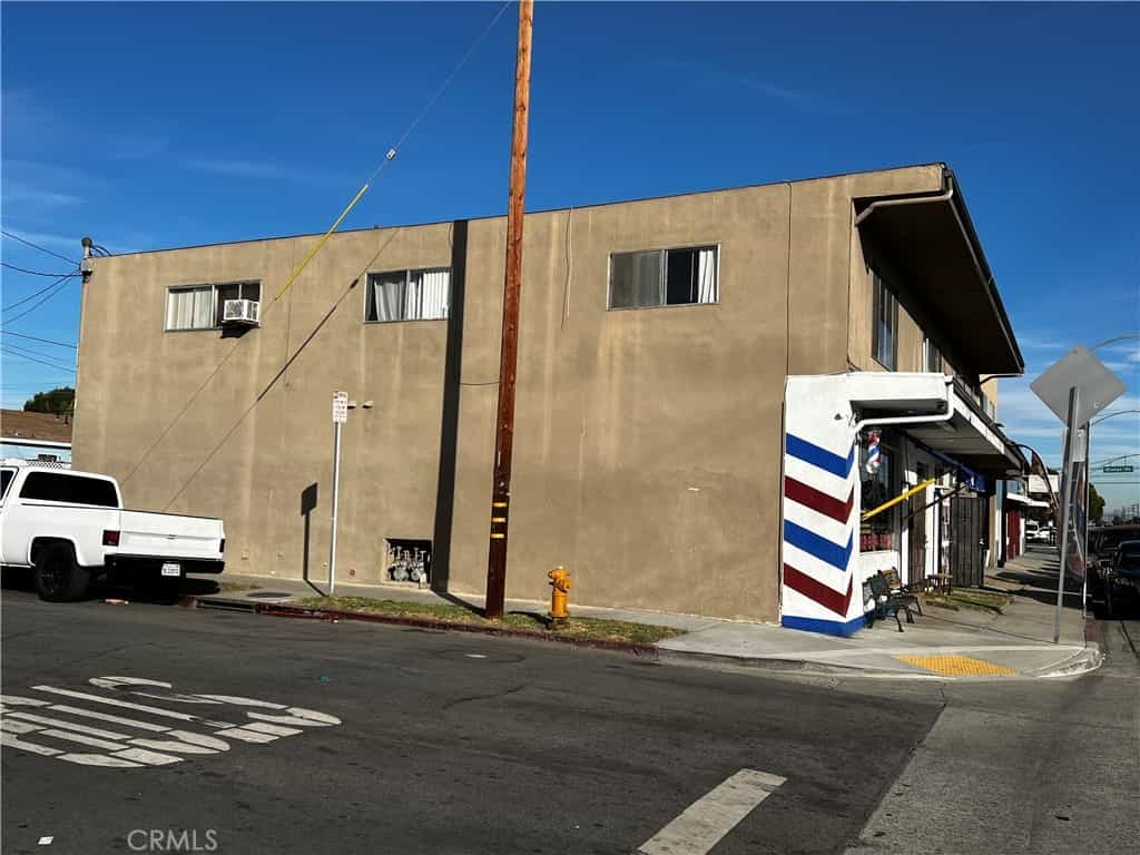 Condominium in California Heights, California 11012444