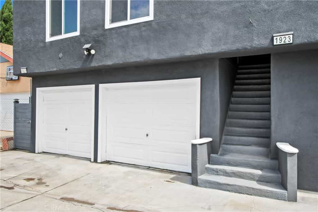 Condominium in Long Beach, California 11012552