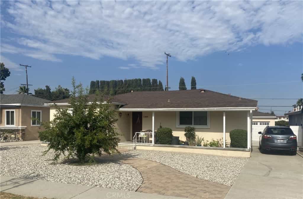 Hus i Alhambra, California 11012701