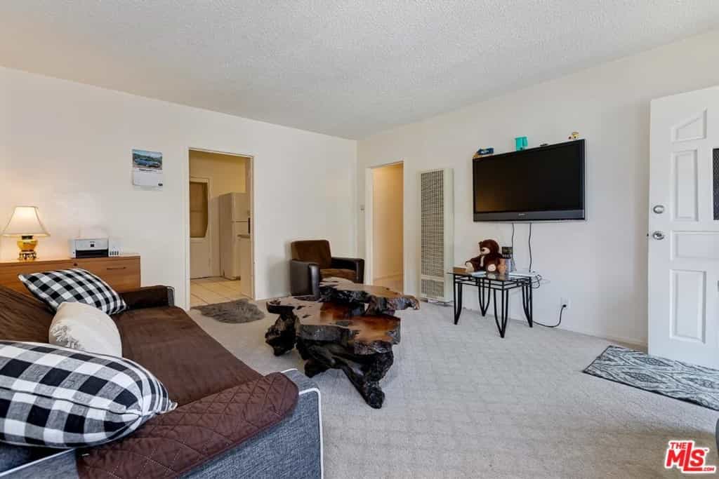 Condominium in Culver City, California 11012735