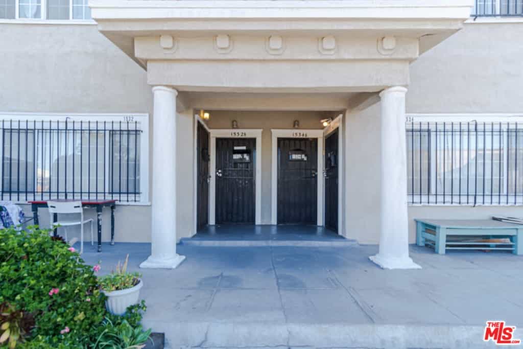 Condominium in Leimert Park, California 11012823