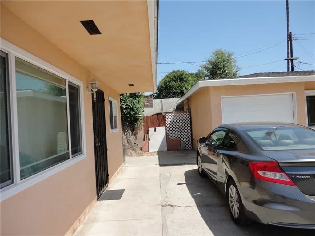House in El Monte, California 11012868