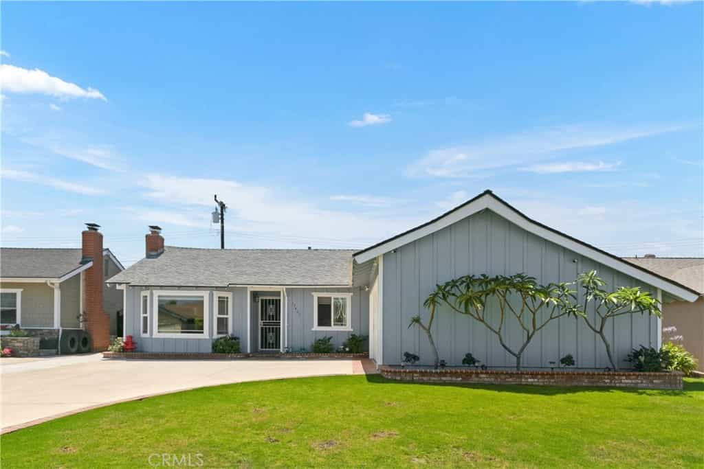 House in Huntington Beach, California 11012870
