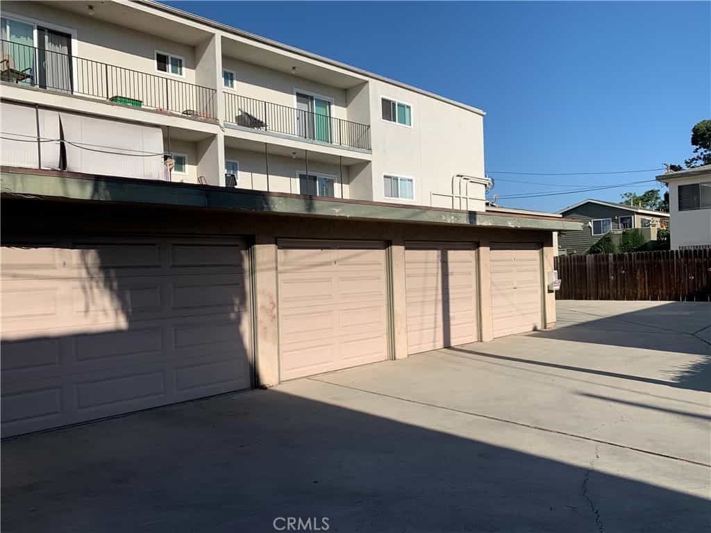 Condominium in Long Beach, California 11012890