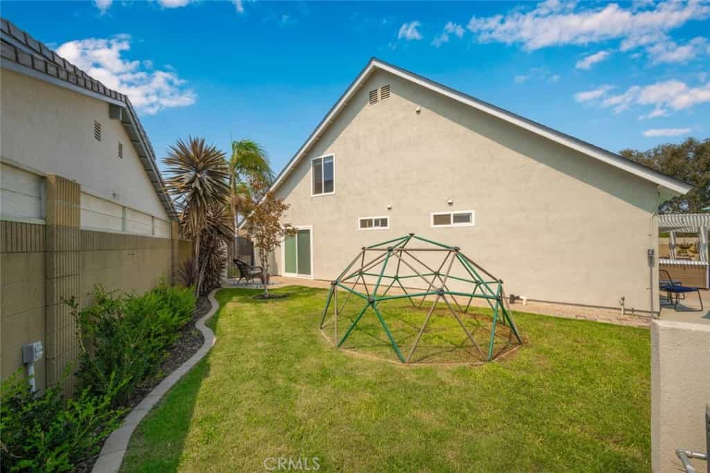 Condominium in Cypress, California 11012925