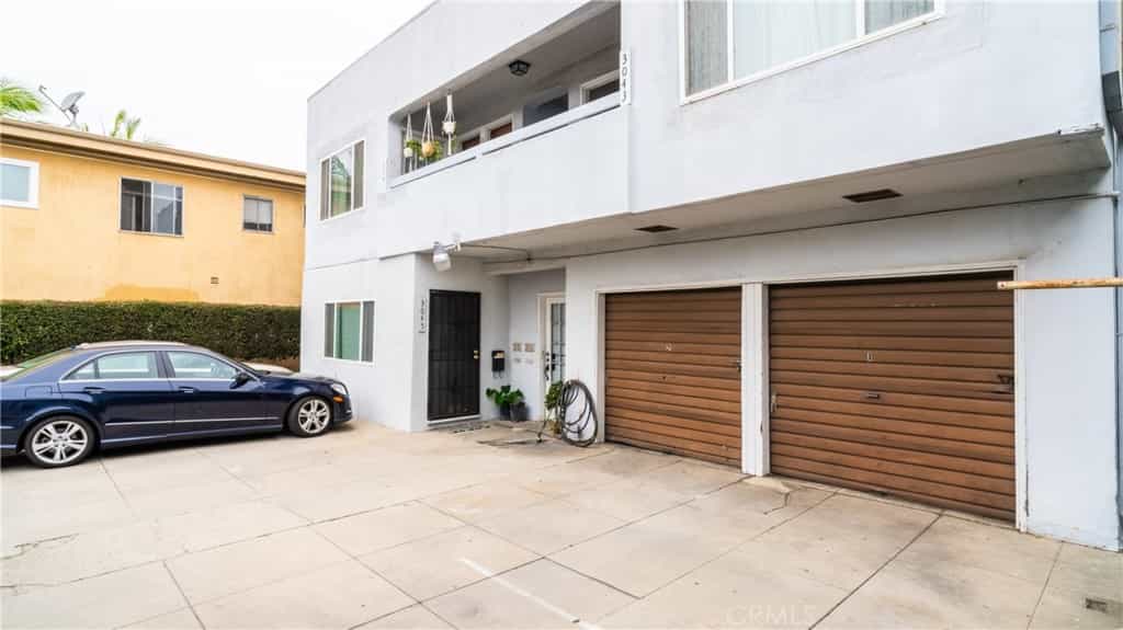 Condominium in Long Beach, California 11012955