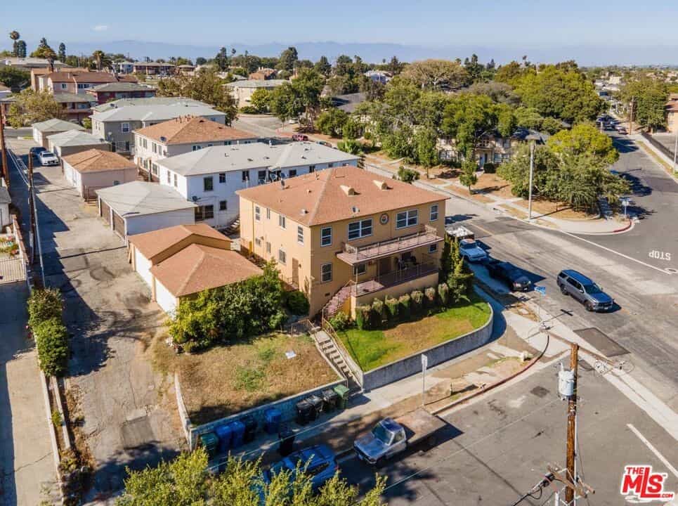 Condominium in Inglewood, California 11013026