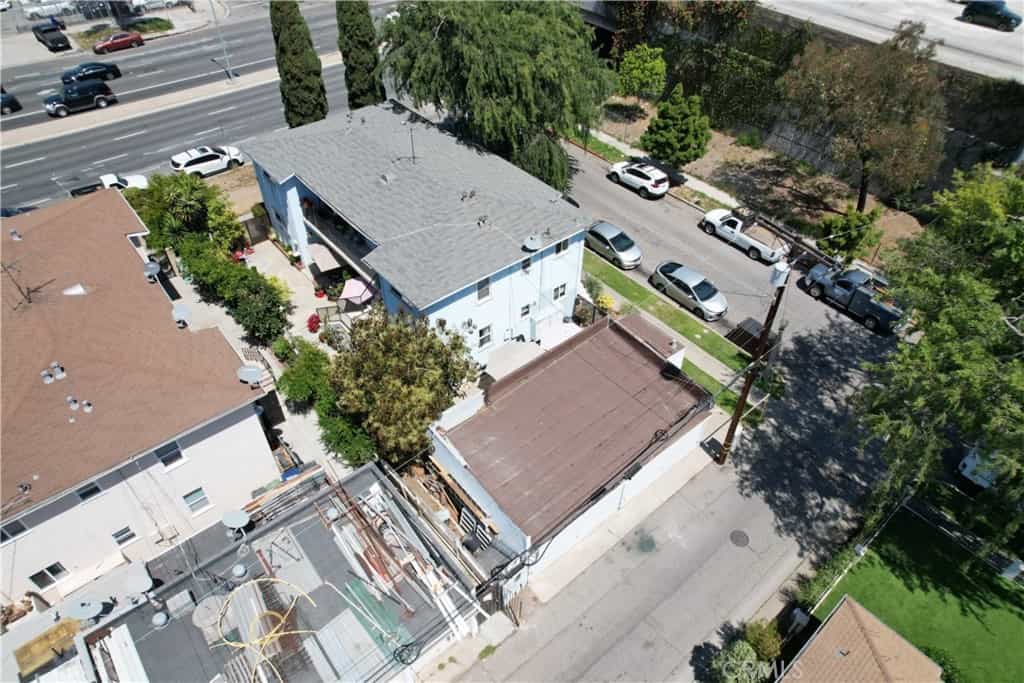 Condominium in Los Angeles, California 11013027