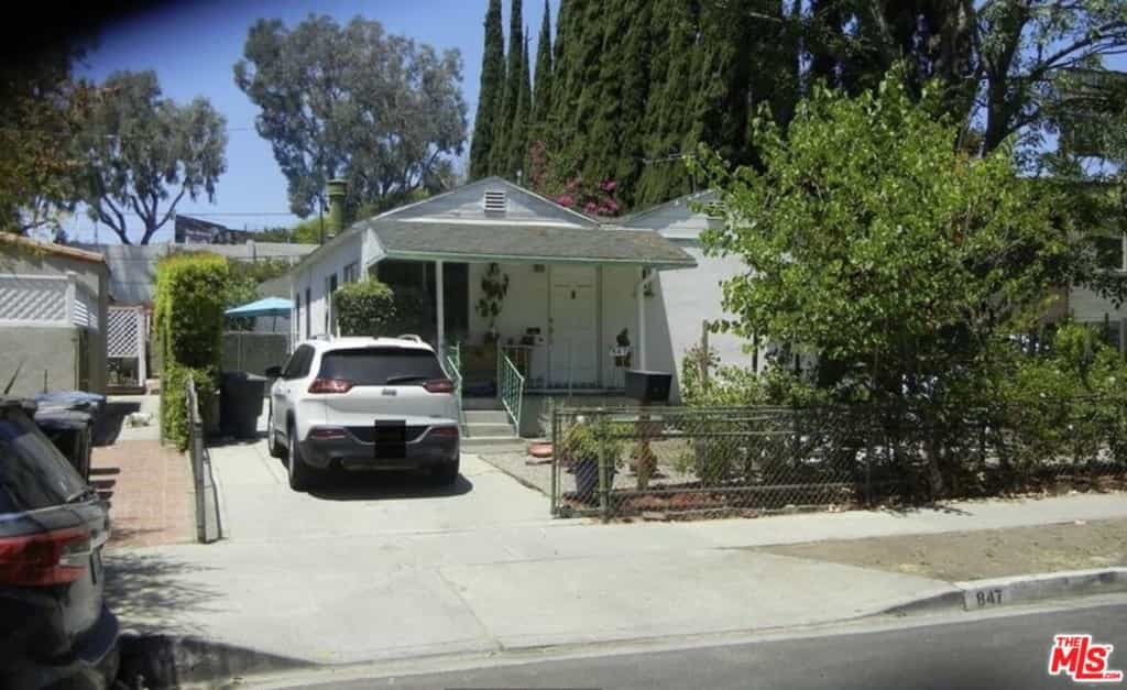 Condominium in West Hollywood, California 11013033