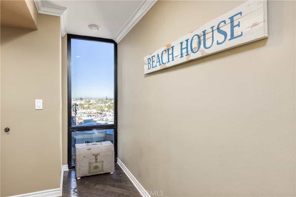House in Long Beach, California 11013109