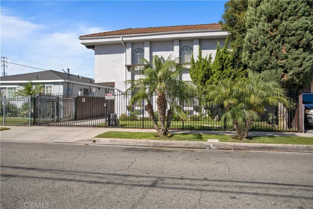 Condominium in Hawthorne, California 11013116