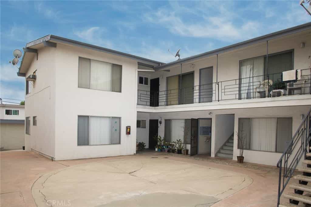 Condominium in West Whittier, California 11013291