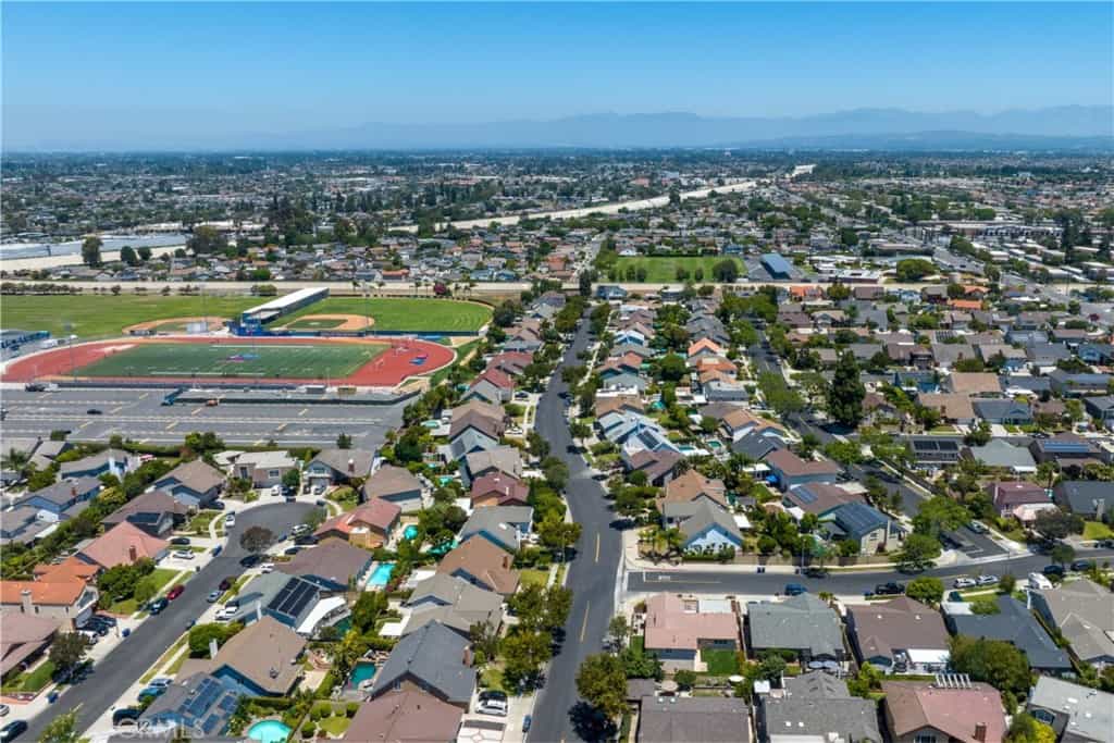 Condominium in Los Alamitos, California 11013302