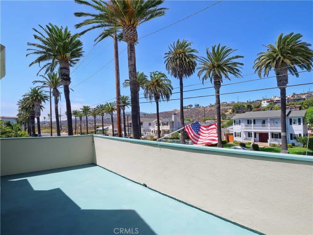 Condominium in Los Angeles, California 11013324