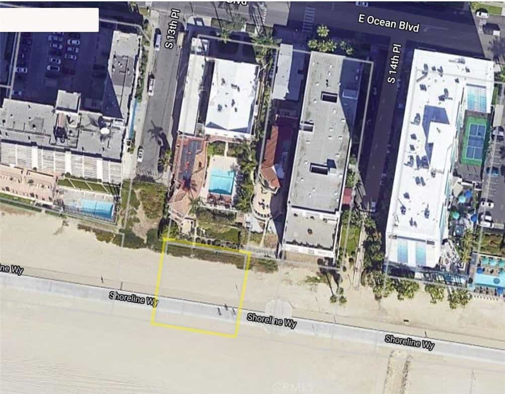 Condominium in Long Beach, California 11013433