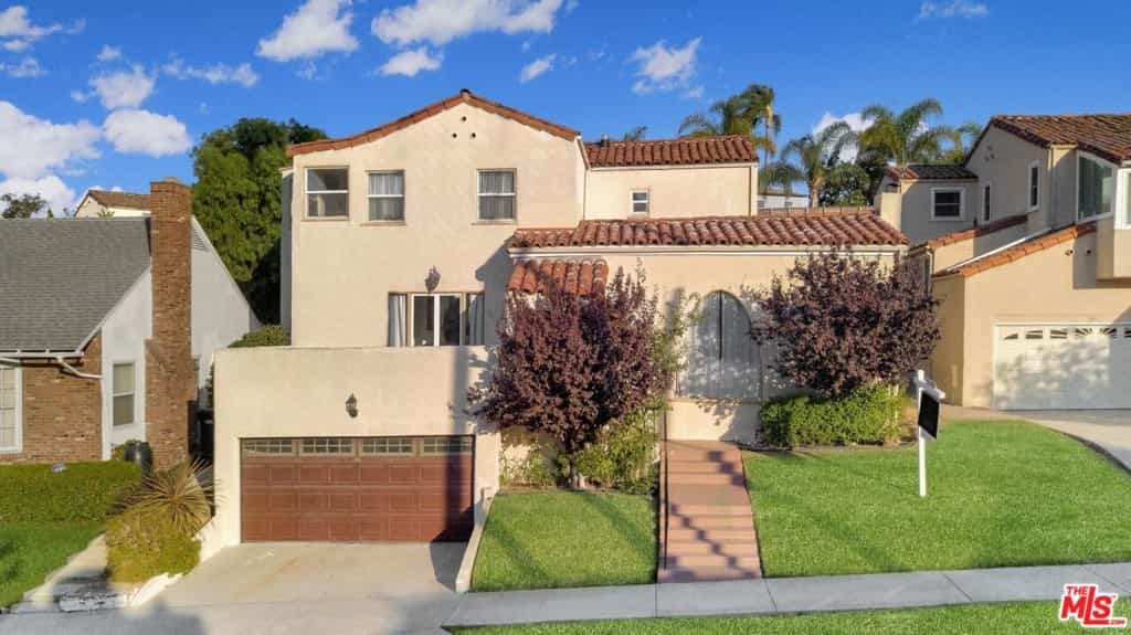 Condominium in Baldwin Hills, California 11013530