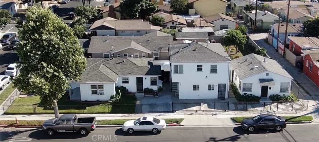 Condominium in Del Amo, California 11013594