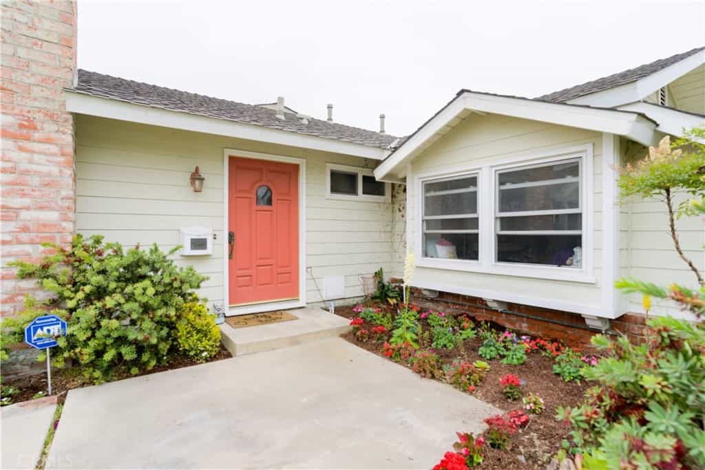 House in Los Alamitos, California 11013666