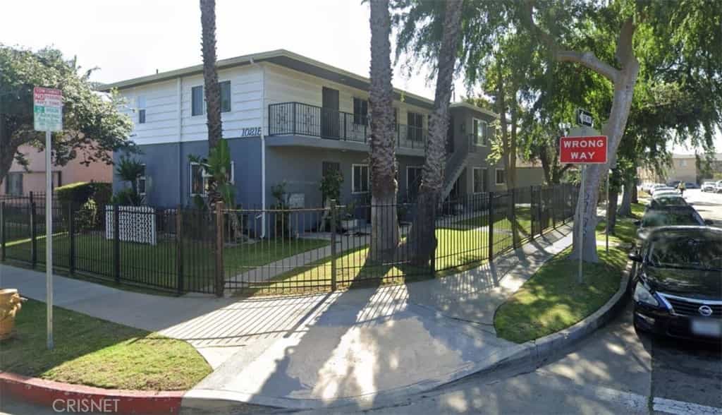 Condominium in Inglewood, California 11013735