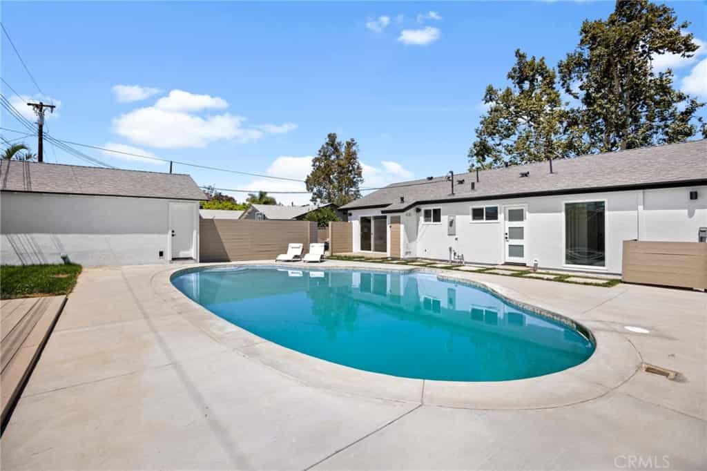 Condominium in Los Alamitos, California 11013770