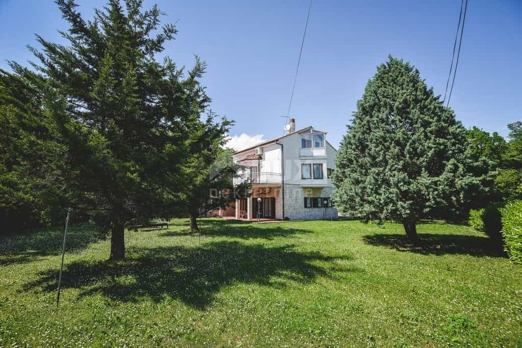 casa en Trsat, Primorsko-Goranska Zupanija 11015053