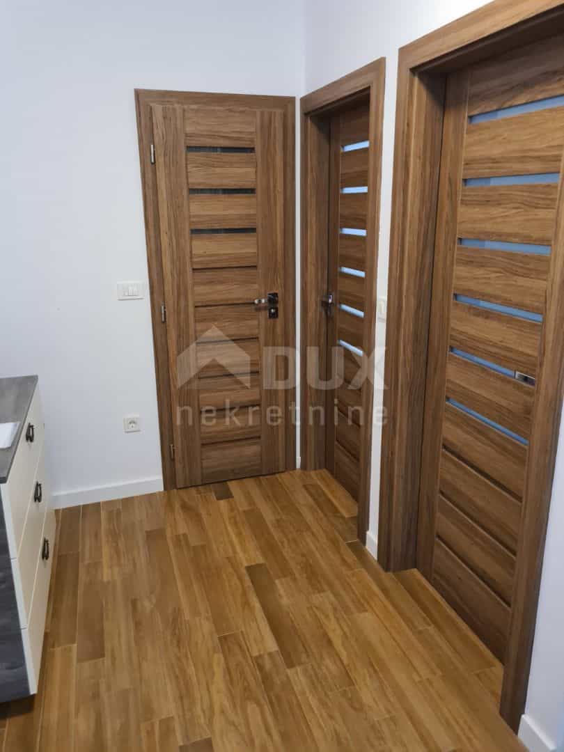 Condominium in Mandre, Zadar County 11015073