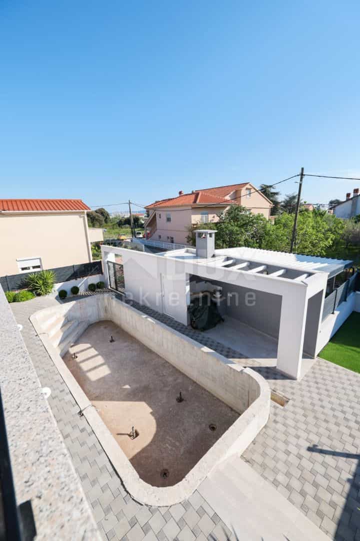 casa en Bibinje, Zadar County 11015083