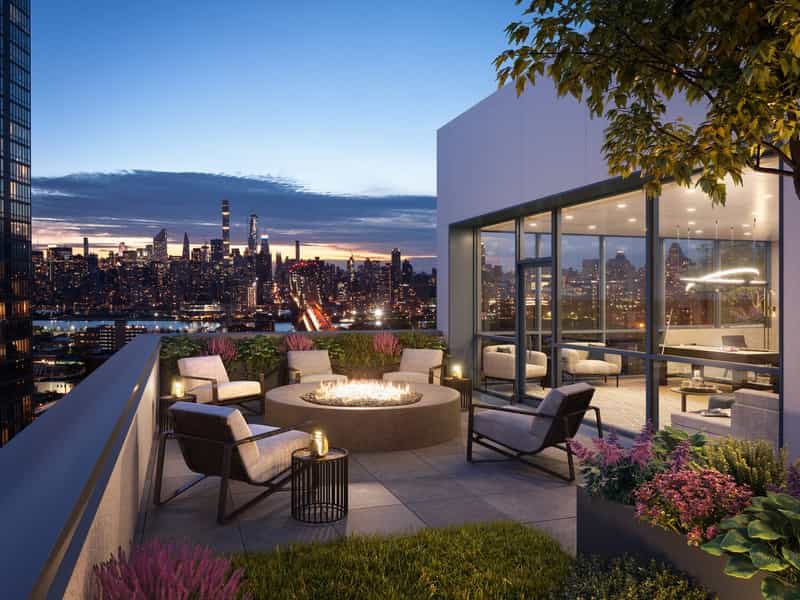 Condominium in Manhattan, New York 11015321