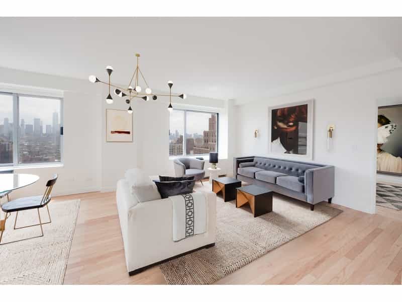 Condominium in New York, New York 11015325