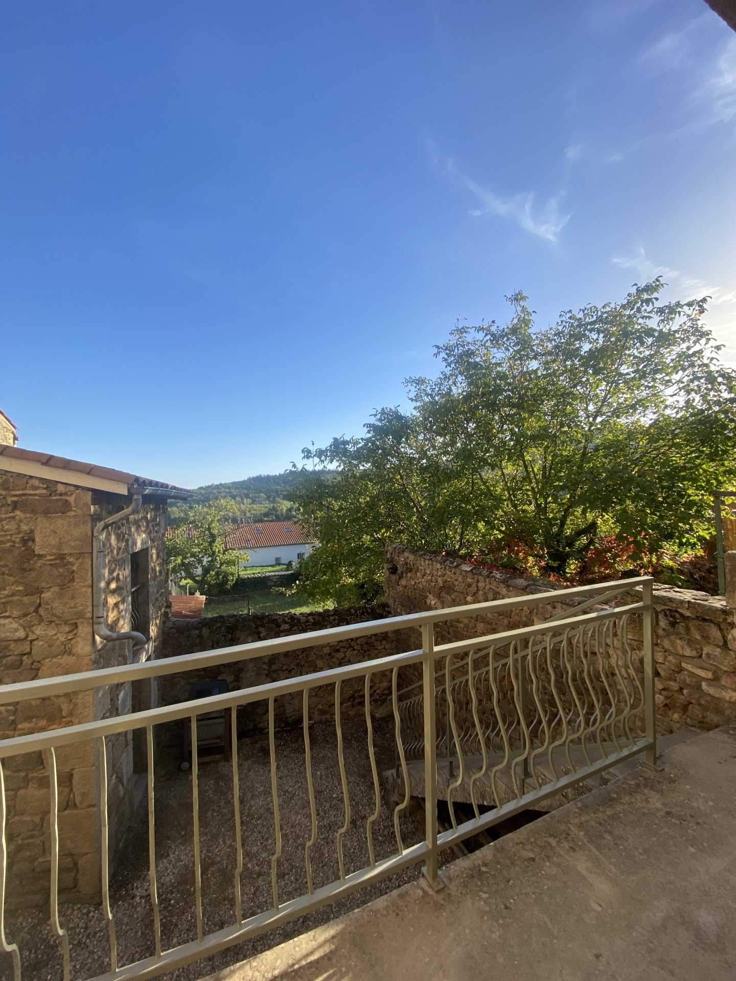 Eigentumswohnung im Pelussin, Auvergne-Rhône-Alpes 11015949
