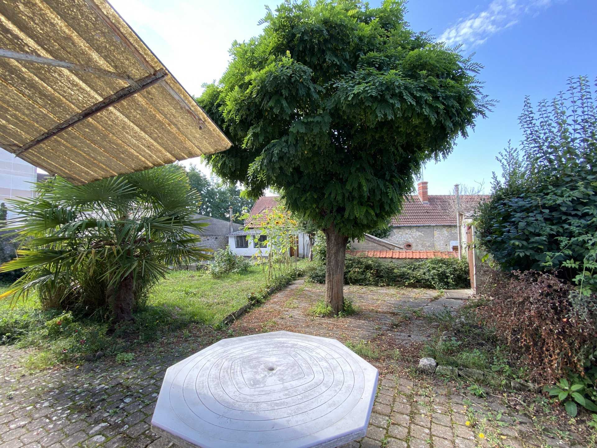 σπίτι σε Le Bas de Grange, Centre-Val de Loire 11015957
