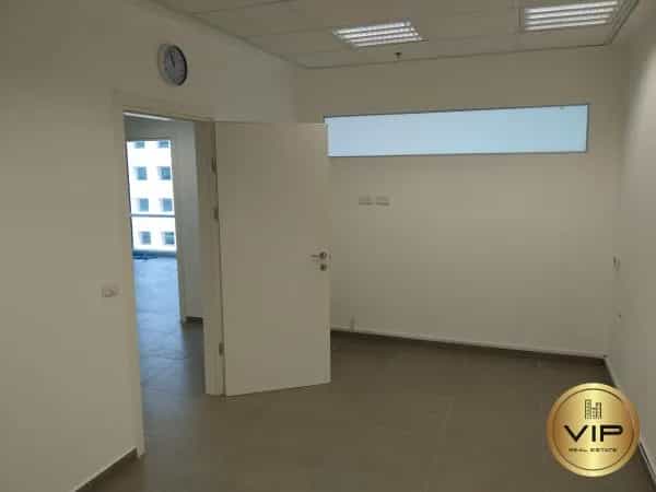 Office in Bene Beraq, HaBarzel Street 11016029