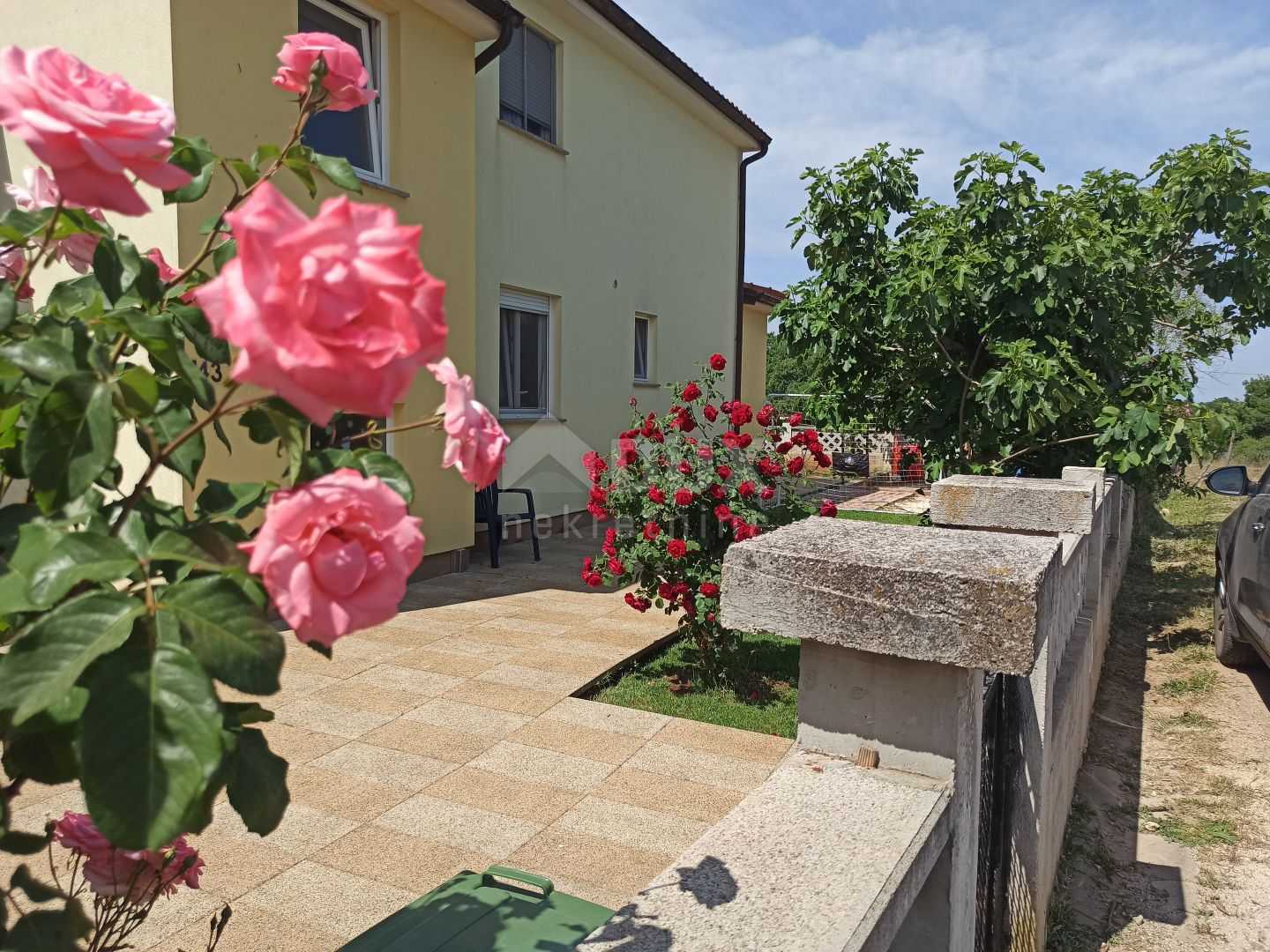 房子 在 Loborika, Istria County 11016255