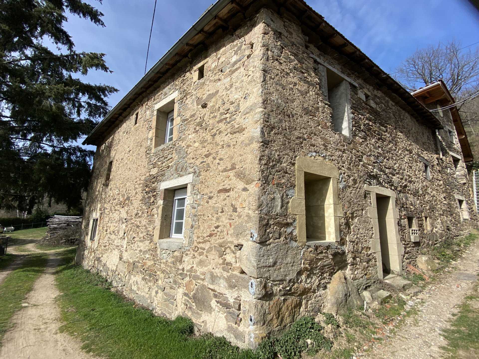 Dom w Pélussin, Loire 11017307