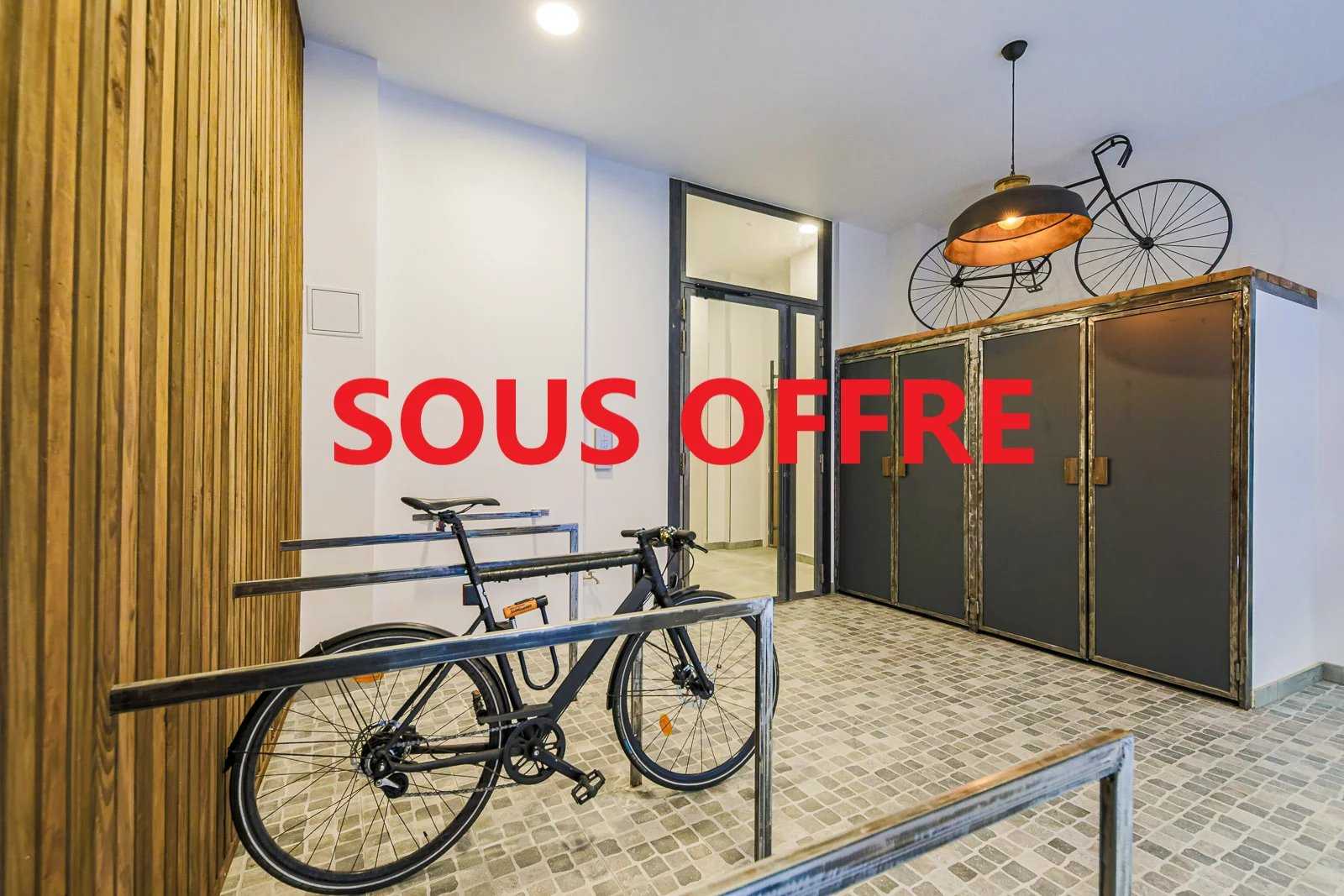 Office in Grenoble, Auvergne-Rhone-Alpes 11017313