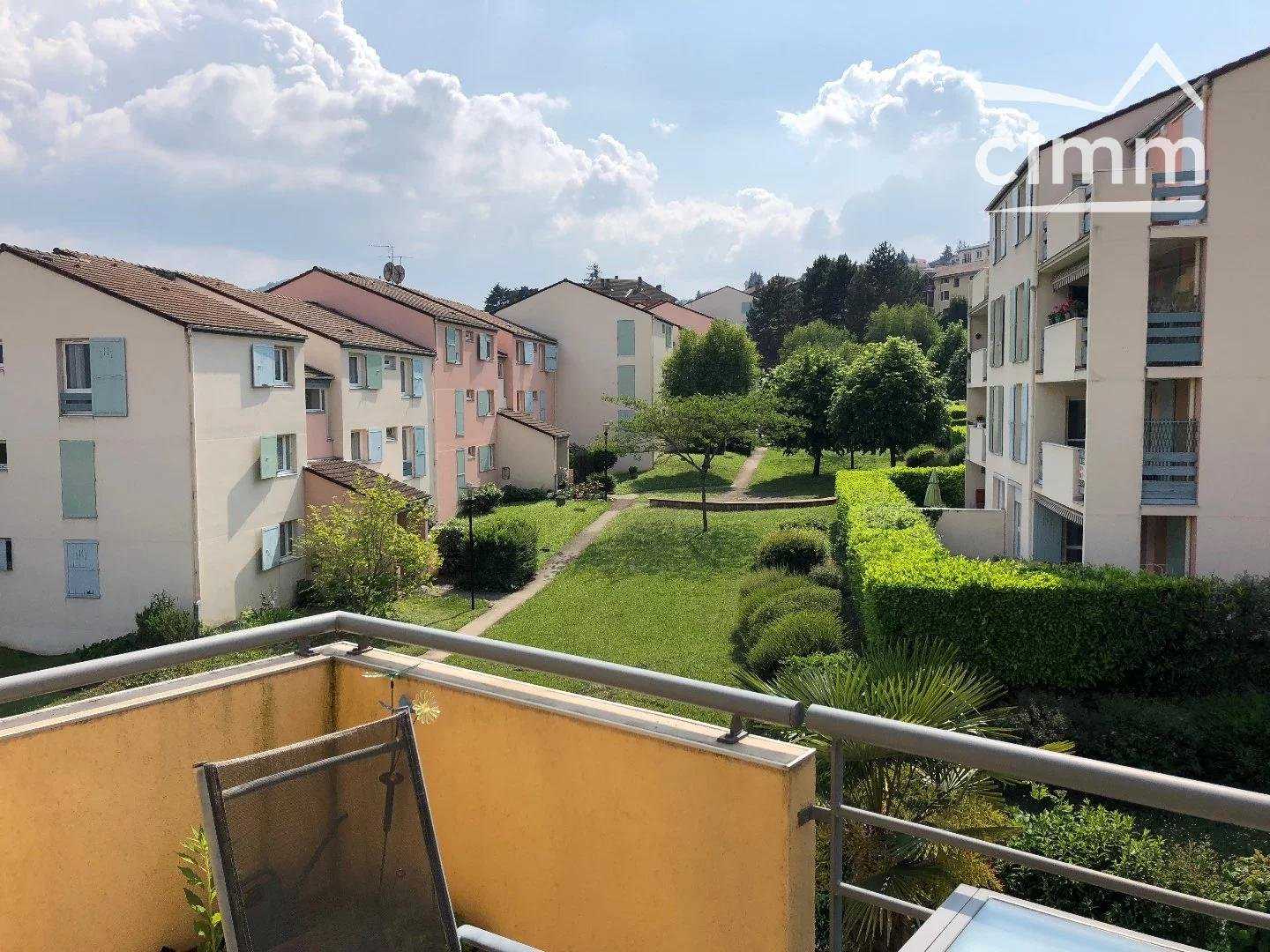 Condominium in Tullins, Auvergne-Rhone-Alpes 11017754
