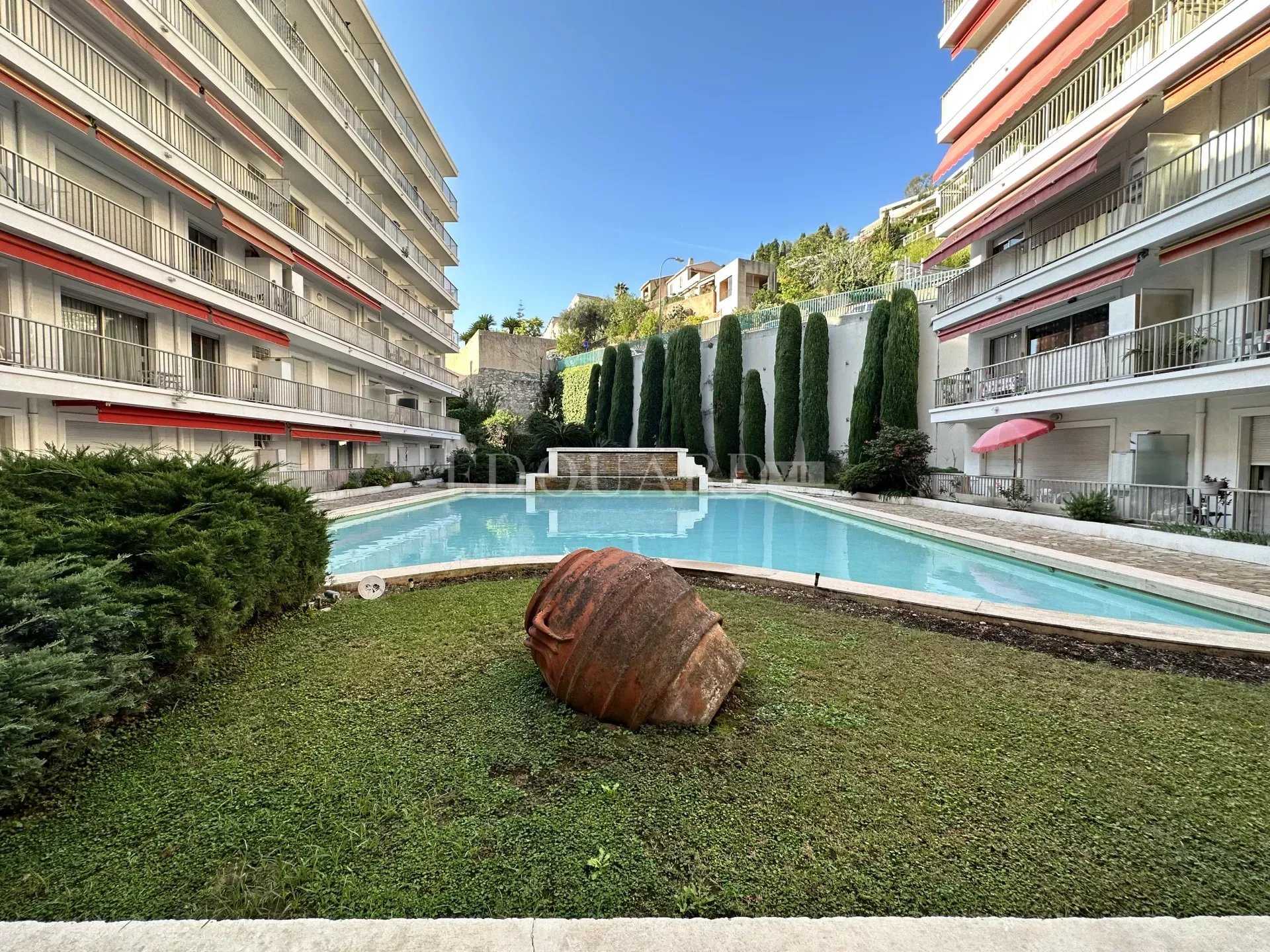 Eigentumswohnung im Menton, Provence-Alpes-Côte d'Azur 11018080
