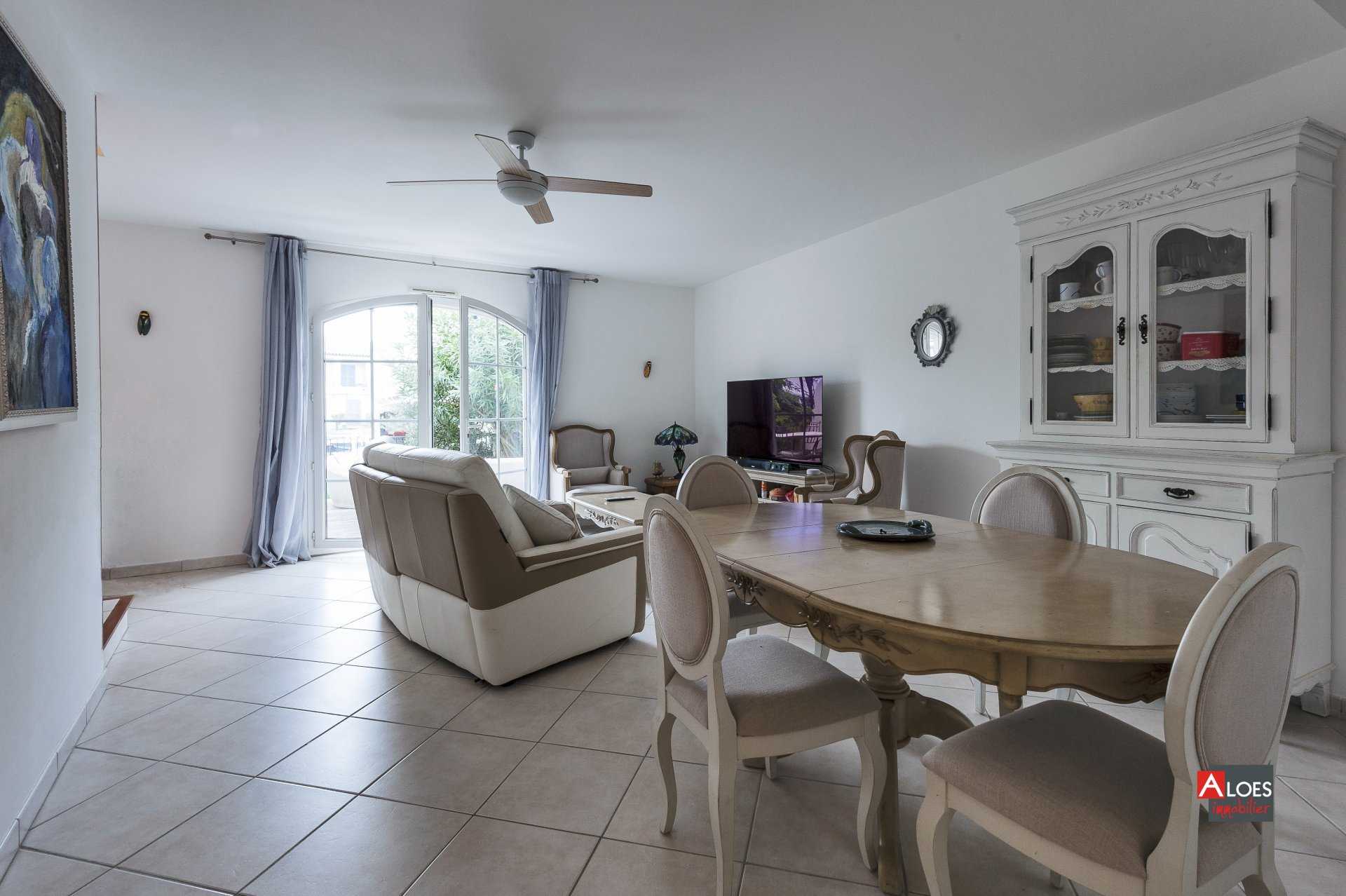 жилой дом в Aigues-Mortes, Gard 11022909