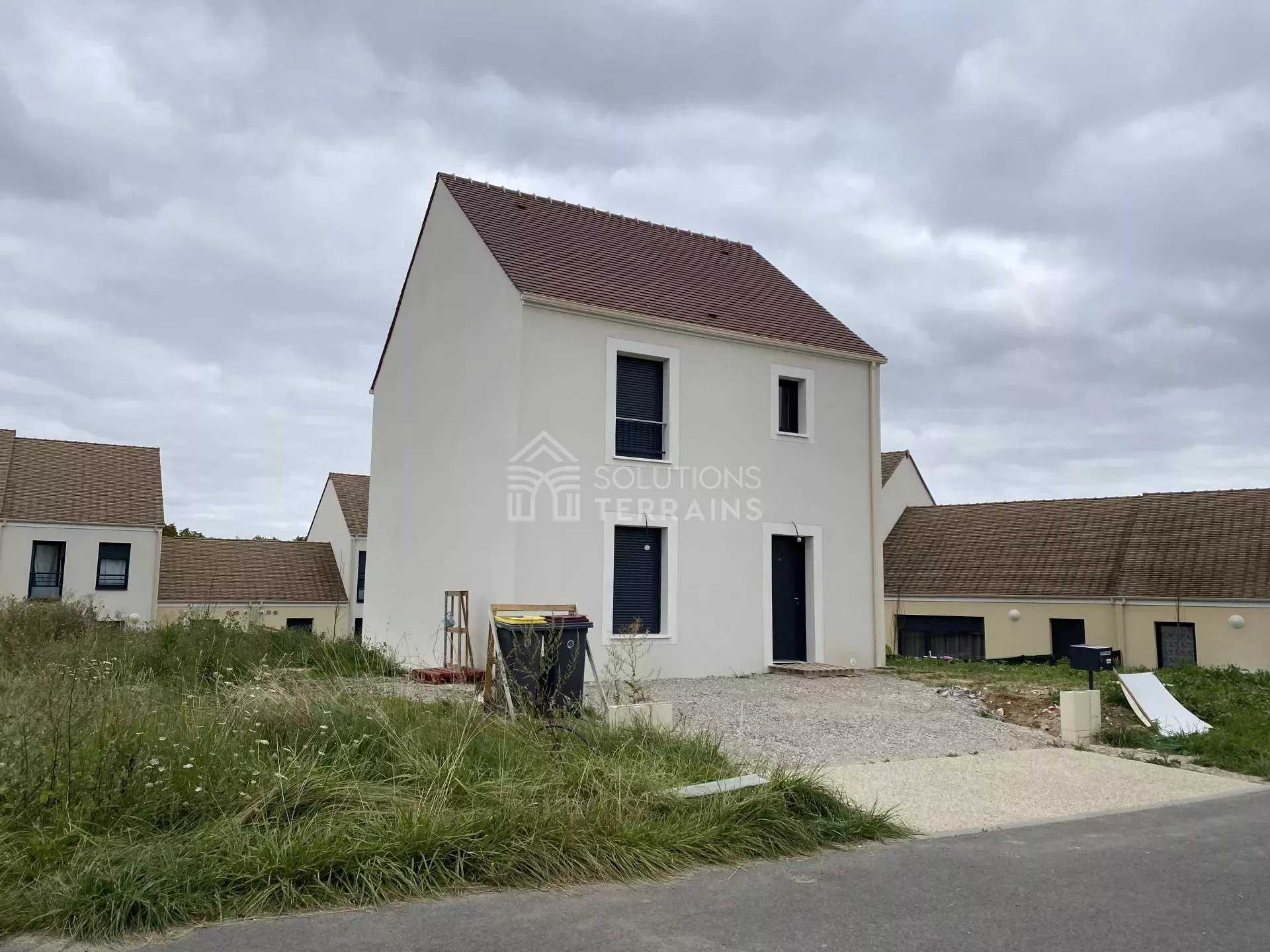 Land in Lorrez-le-Bocage, Ile-de-France 11023033