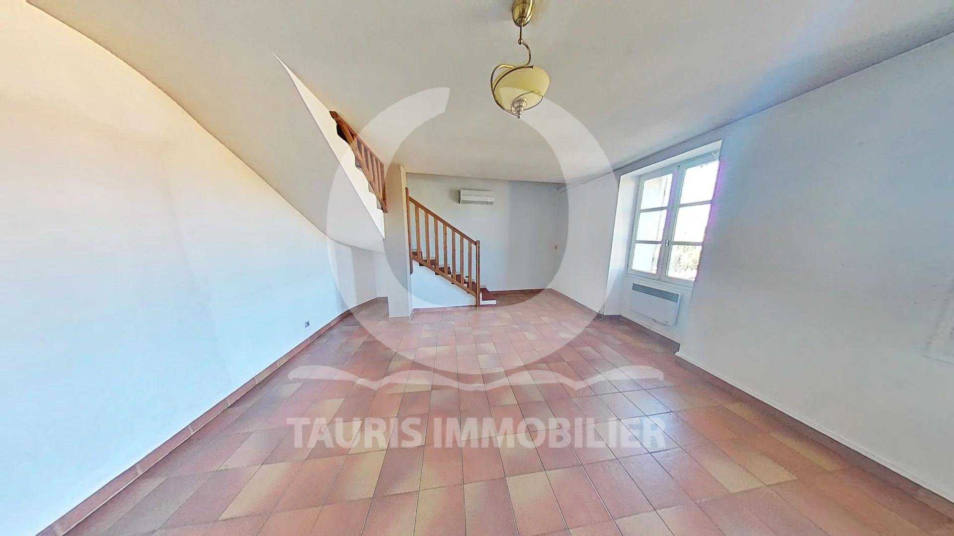 Condominium in La Penne-sur-Huveaune, Provence-Alpes-Cote d'Azur 11023120