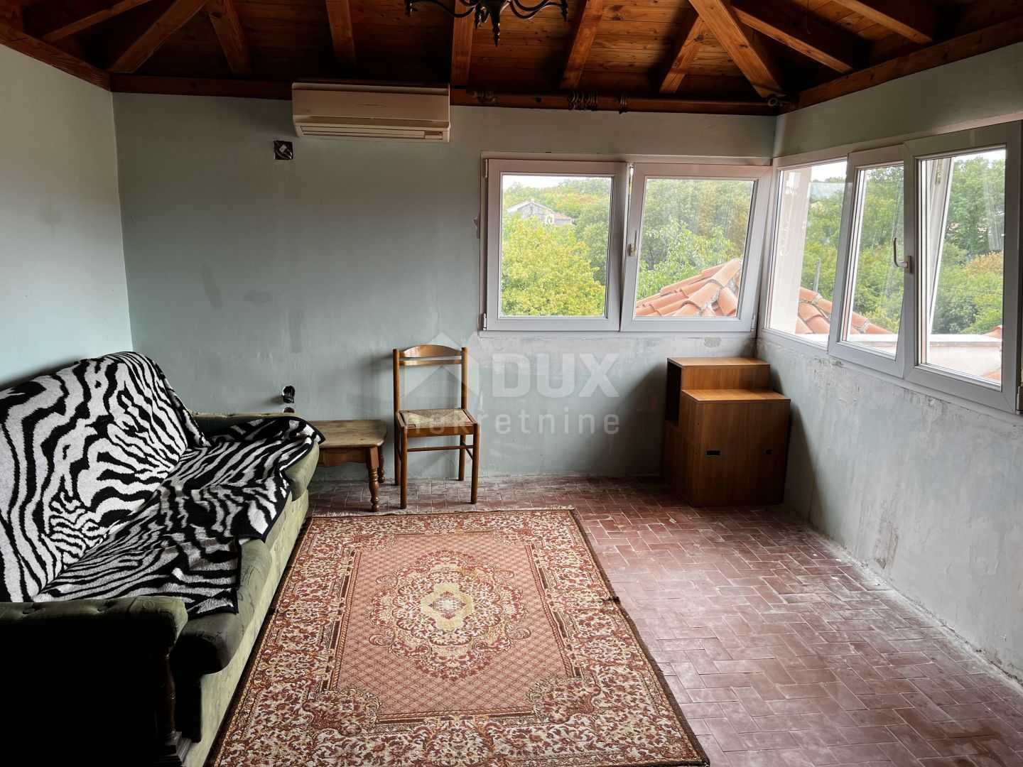 房子 在 Gostinjac, Primorsko-goranska županija 11026093