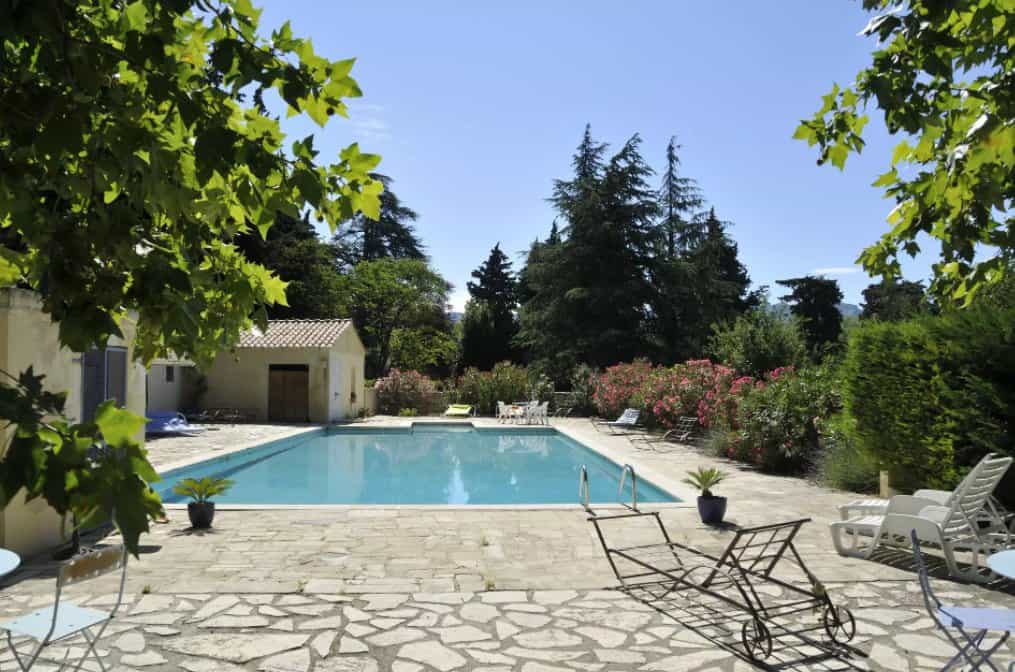 Talo sisään Violes, Provence-Alpes-Cote d'Azur 11041641