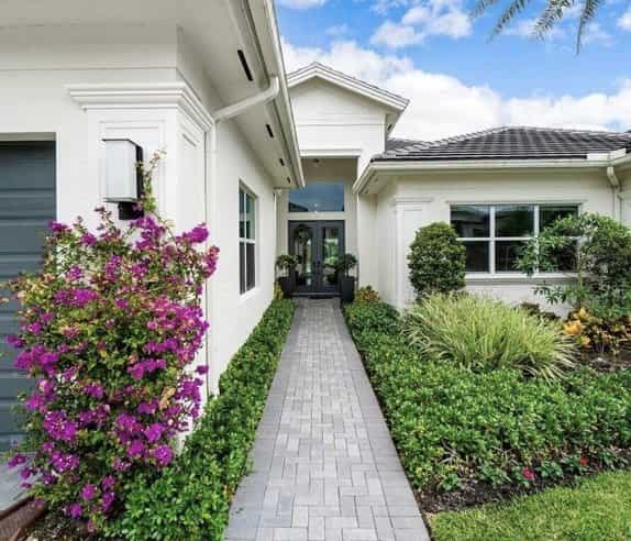 House in Mission Bay, Florida 11042998