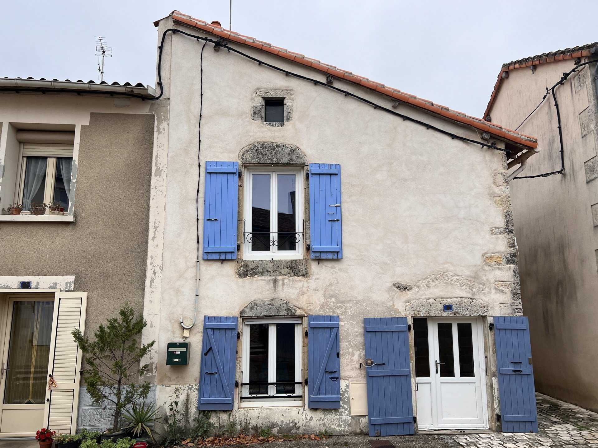 Hus i Usson-du-Poitou, Nouvelle-Aquitaine 11043202