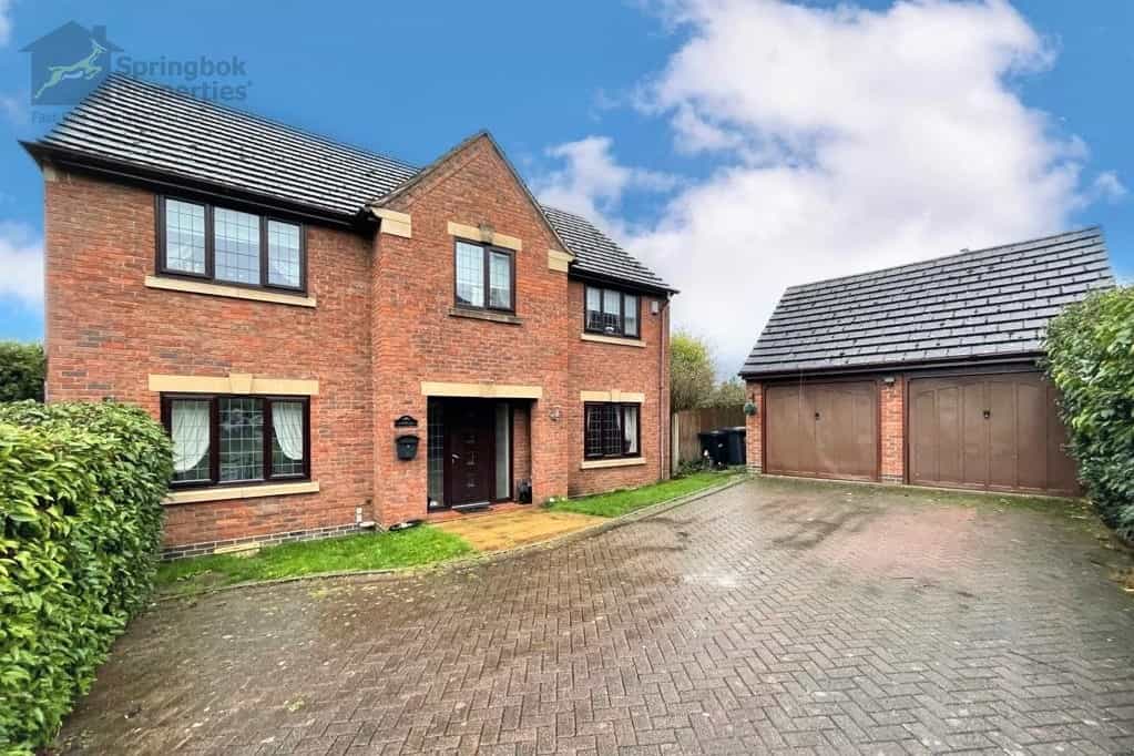 Huis in Boven-Pen, Staffordshire 11043357