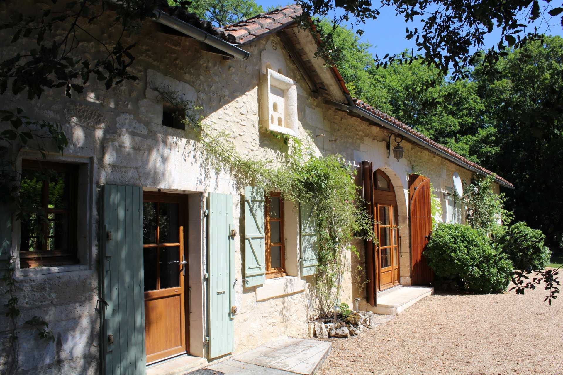 House in Grand-Brassac, Nouvelle-Aquitaine 11043466