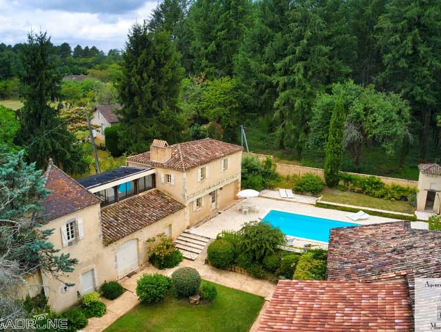 House in Mazeyrolles, Nouvelle-Aquitaine 11043529
