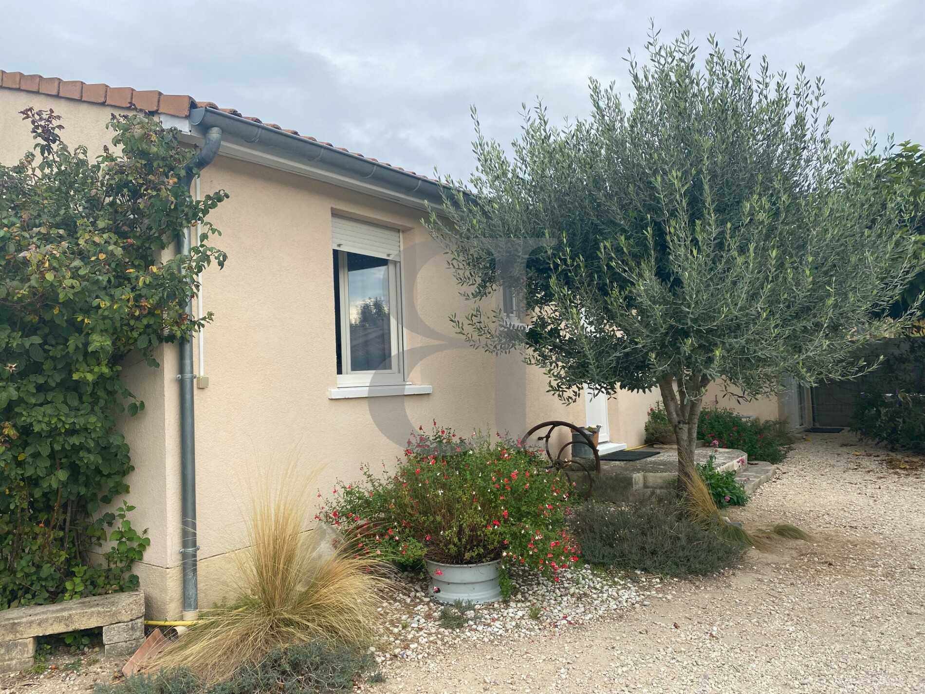 Casa nel Valréas, Provence-Alpes-Côte d'Azur 11043561